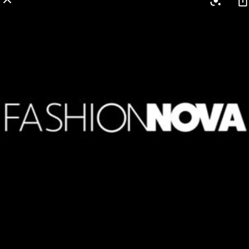 Accepting ALL offers on fashion nova items !
